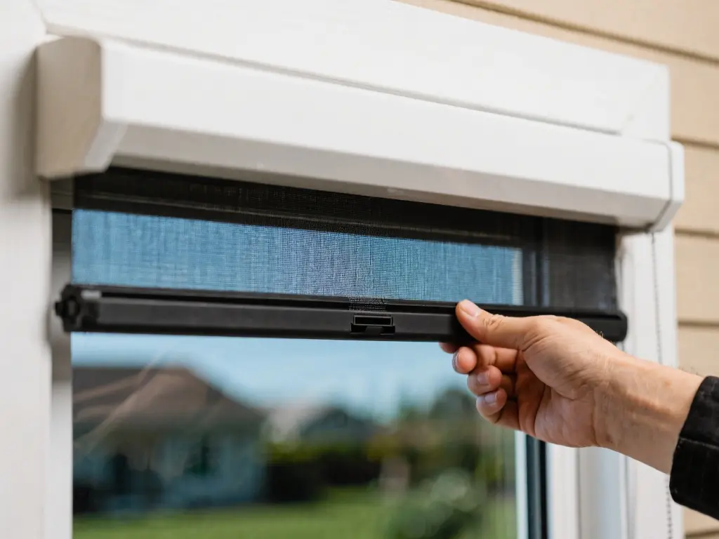 Heizey security net window open vs closed modes